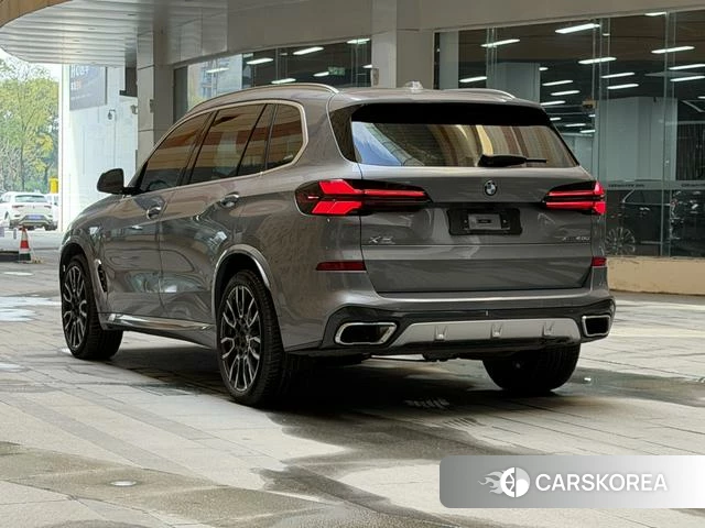 BMW X5 2024 Серебристо-серый из Китая