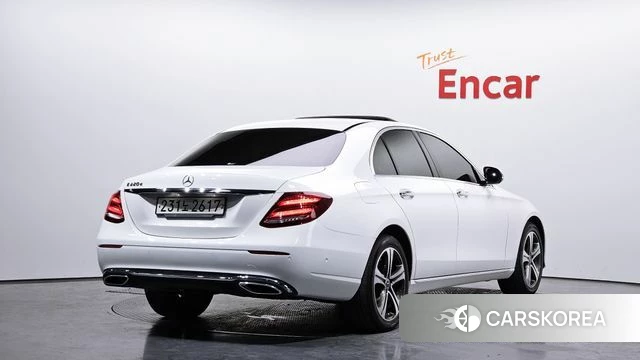 Mercedes-Benz E-Class W213 2019 Белый из Кореи