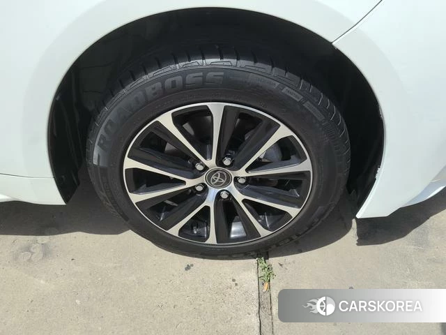 Toyota Lei Ling 2023 Белый из Китая