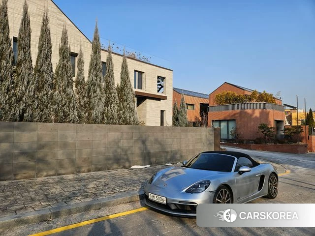 Porsche 718 Boxster 2018 Серебряный из Кореи