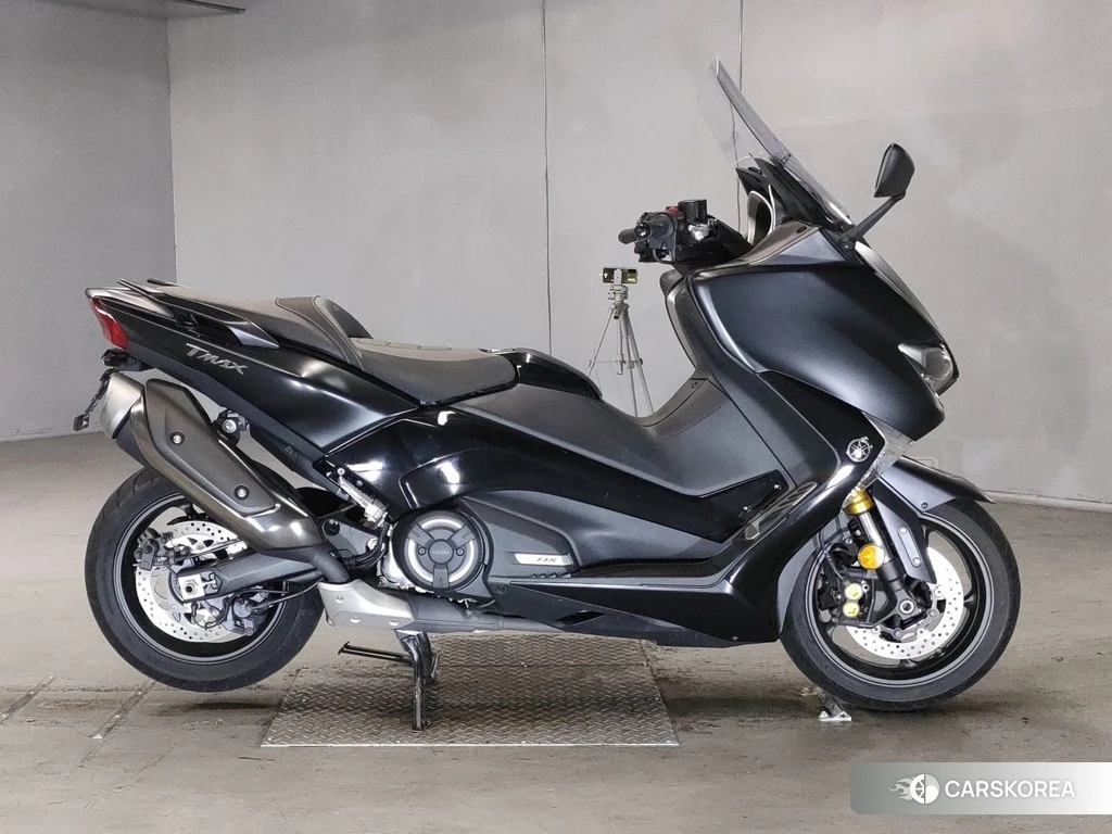Проданный Yamaha T-MAX 530 DX 2018 из Японии