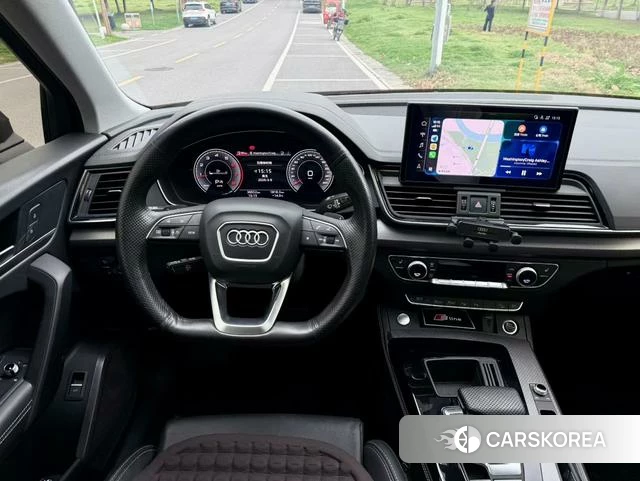 Audi Q5L 2022 Темно-серый из Китая
