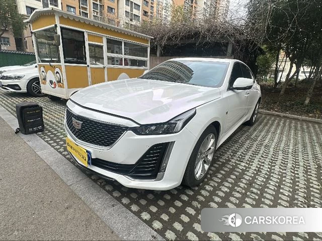 Cadillac CT5 2022 Белый из Китая