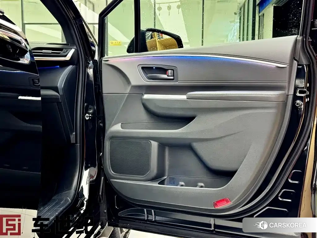 Toyota Granvia 2025 Черный из Китая