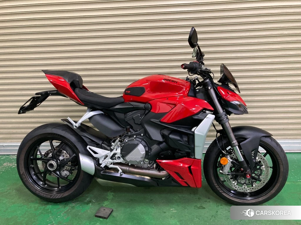 Проданный Ducati STREETFIGHTER V2 2022 из Японии