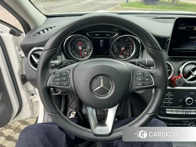 Mercedes-Benz GLA 2018 Белый из Китая