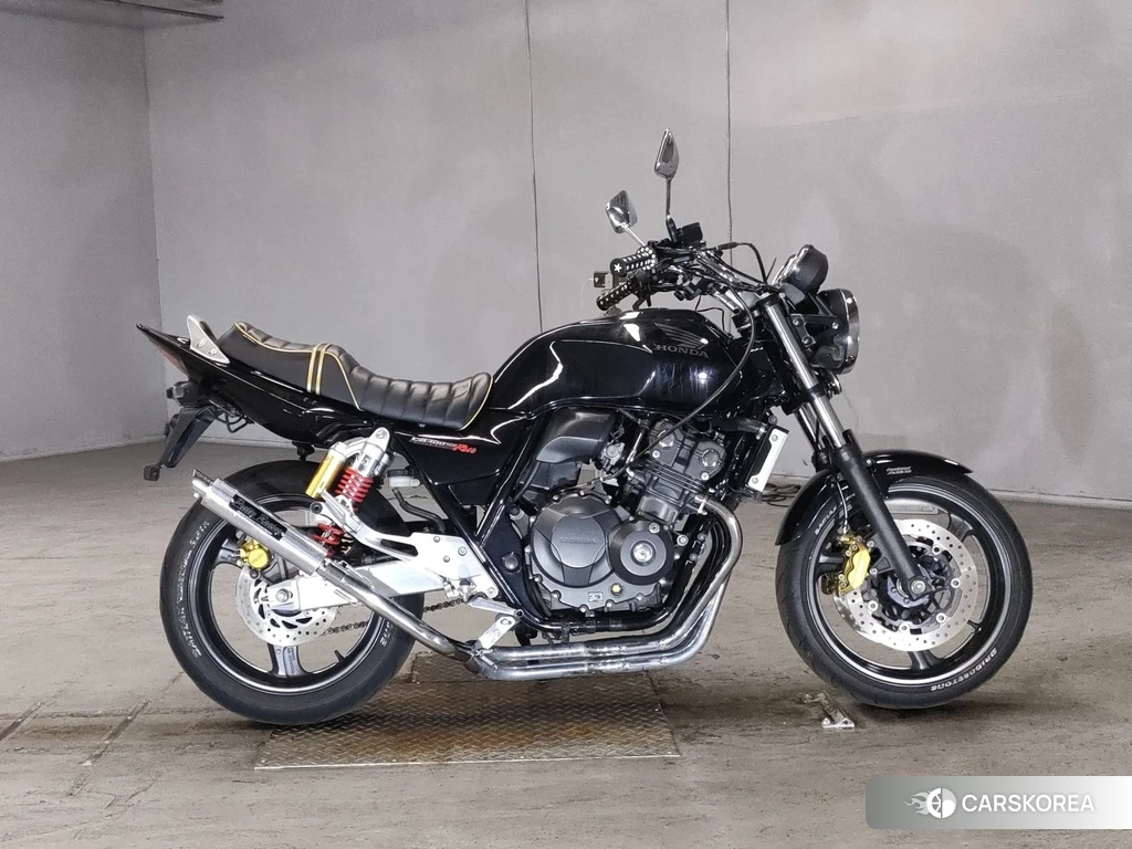 Проданный Honda CB400SF 2013 из Японии