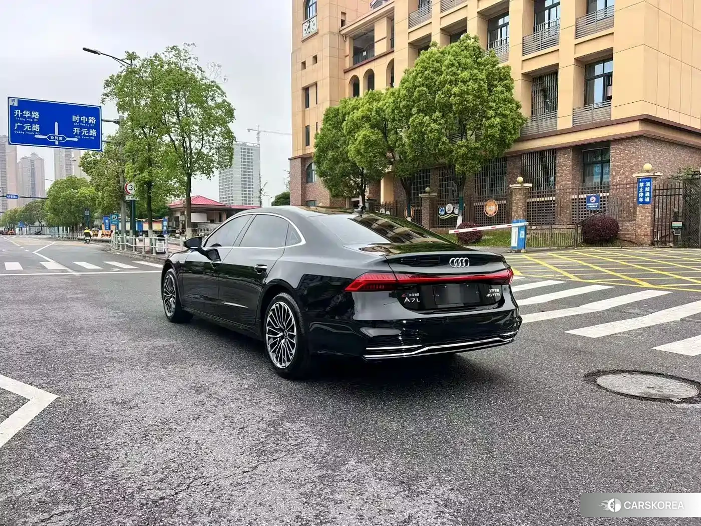 Audi A7L 2025 Черный из Китая