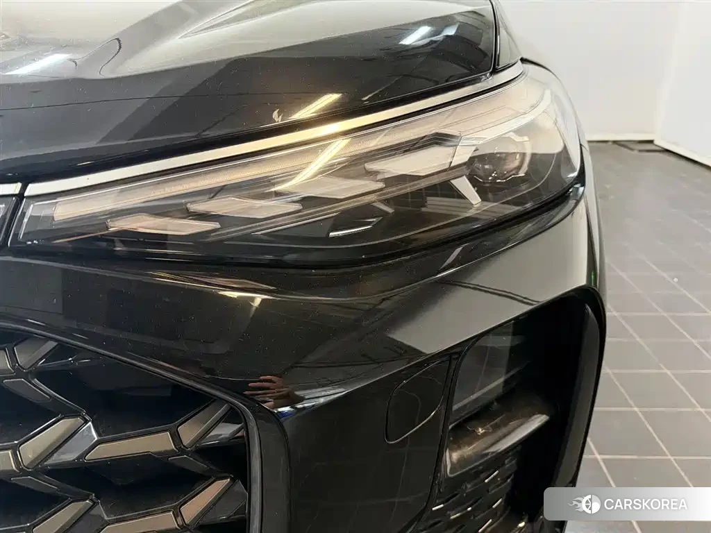 Audi Q6 2025 Черный из Китая