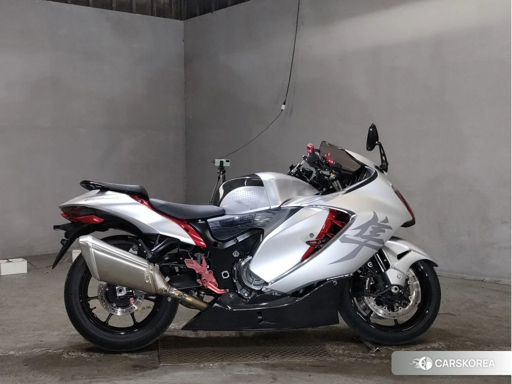 Проданный Suzuki GSX1300R HAYABUSA 2022 из Японии, фото 2