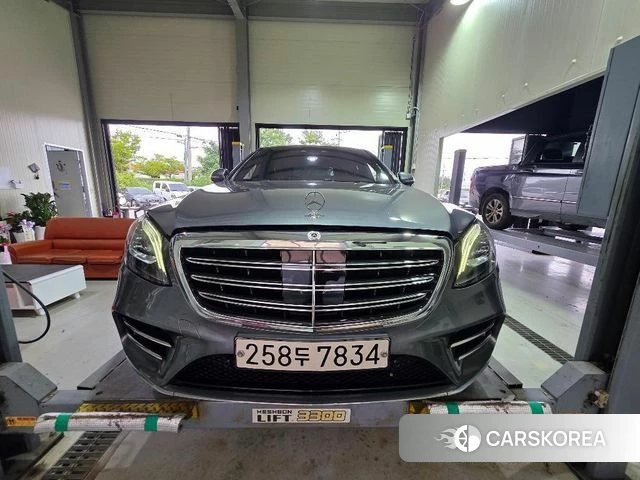 Mercedes-Benz S-Class W222 2019 Серебристо-серый из Кореи