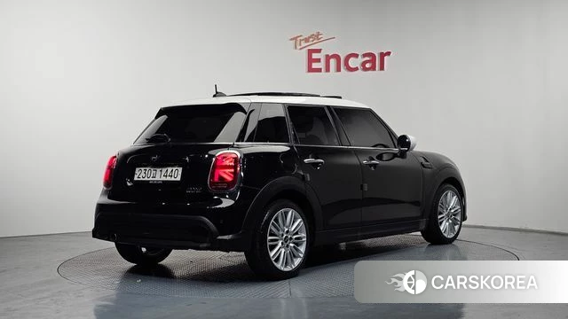 Mini Cooper 2021 Черный из Кореи