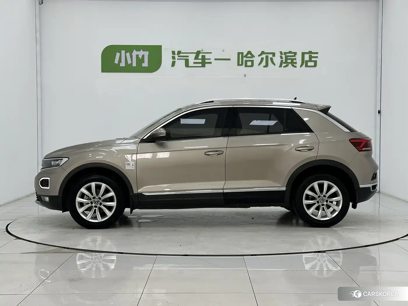 Volkswagen T-Roc 2022 Champagne/brown из Китая, фото 2