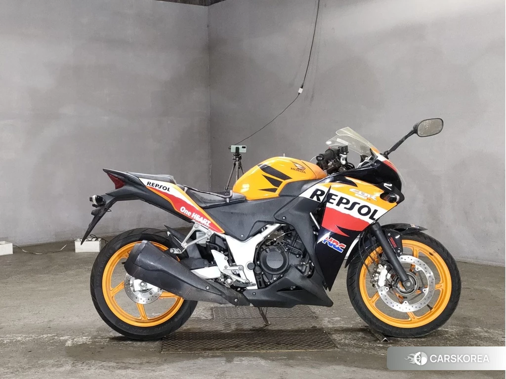 Проданный Honda CBR250R 2013 из Японии