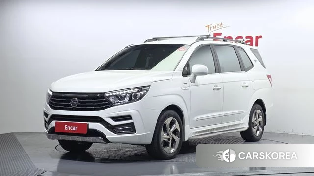 Ssangyong Korando Turismo 2018 Белый из Кореи
