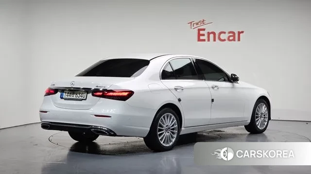 Mercedes-Benz E-Class W213 2020 Белый из Кореи