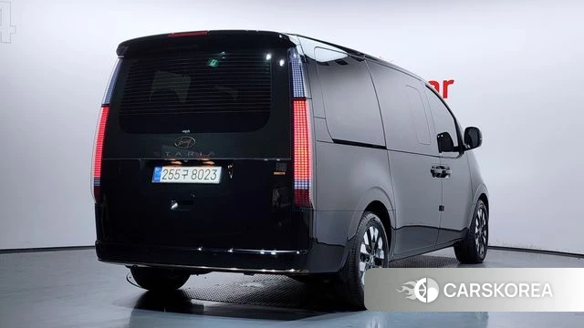 Hyundai Staria 2025 Черный из Кореи