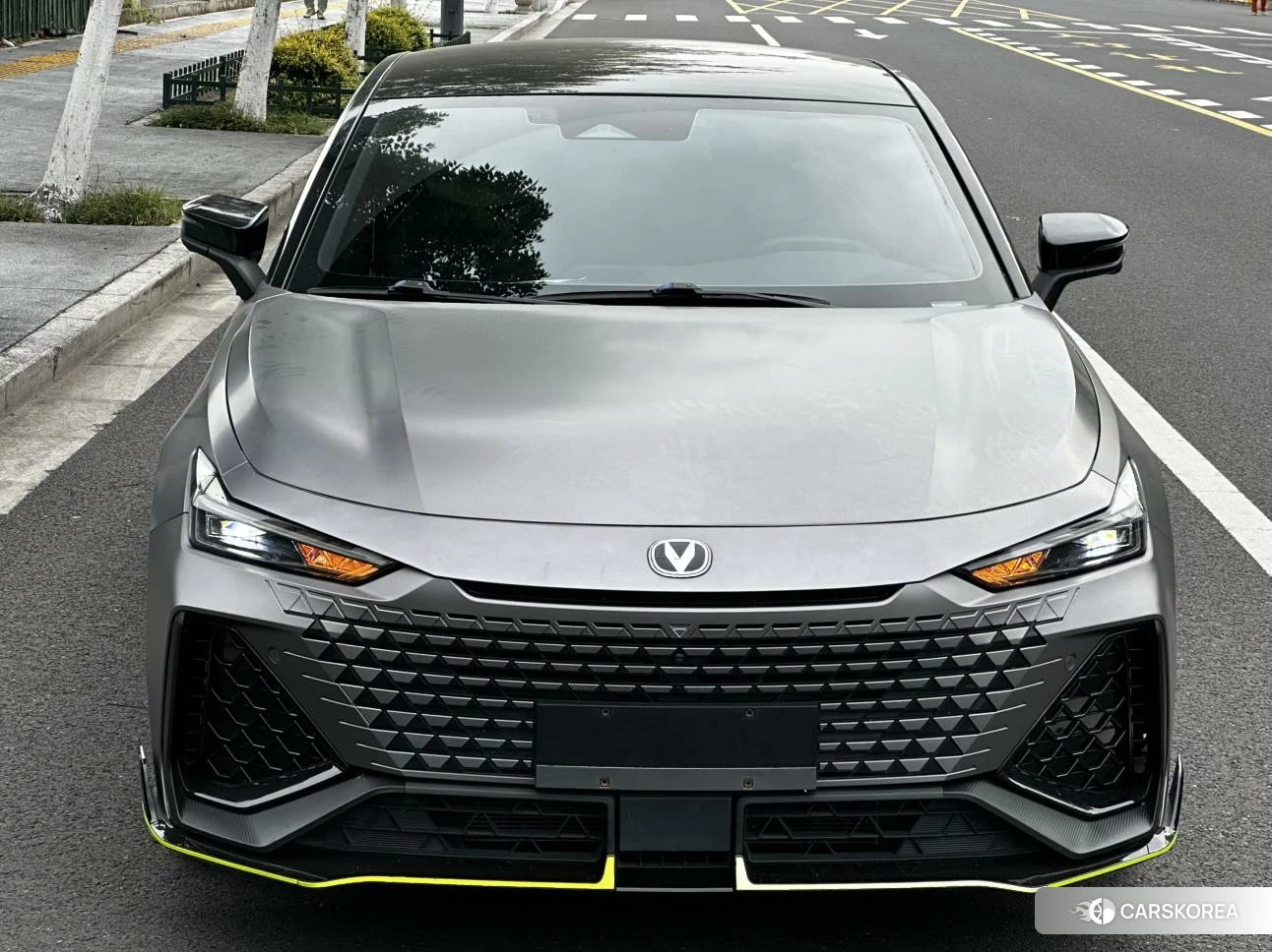 Chang'an UNI-V 2022 Темно-серый из Китая