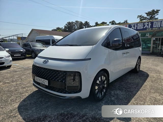 Hyundai Staria 2023 Белый из Кореи