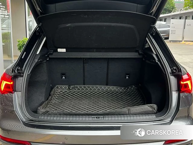 Audi Q3 2021 Темно-серый из Китая