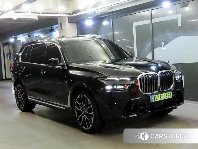 BMW X7 (G07) 2024 Черный из Кореи