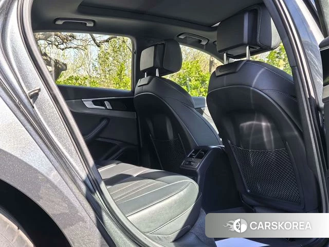 Audi A4L 2024 Темно-серый из Китая