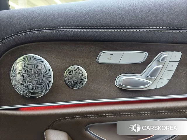 Mercedes-Benz E-class 2022 Черный из Китая