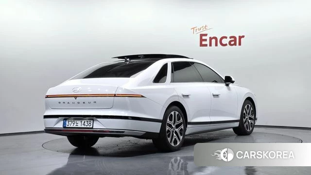 Hyundai Grandeur Hybrid (GN7) 2023 Белый из Кореи