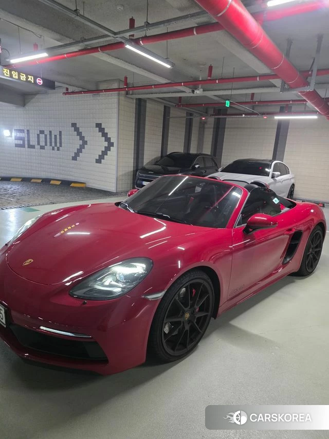 Porsche 718 Boxster 2021 Красный из Кореи
