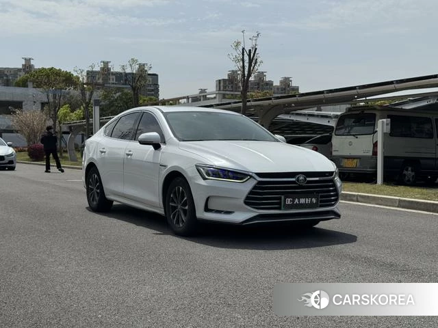 BYD Qin Pro DM 2020 Белый из Китая