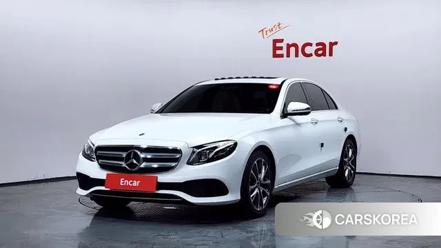 Mercedes-Benz E-Class W213 2019 Белый из Кореи