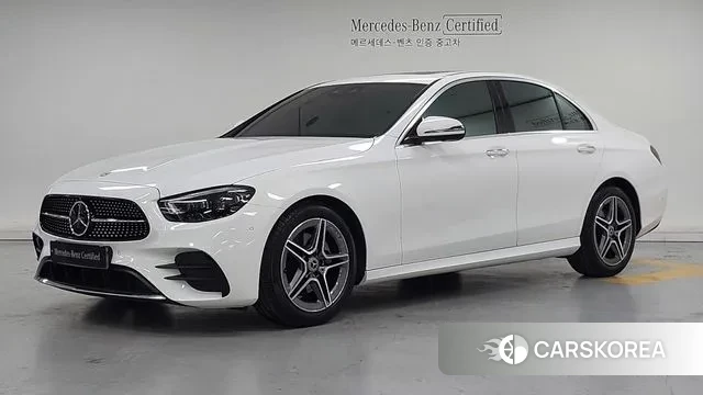 Mercedes-Benz E-Class W213 2023 Белый из Кореи