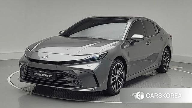 Toyota Camry (XV80) 2026 Серебристо-серый из Кореи