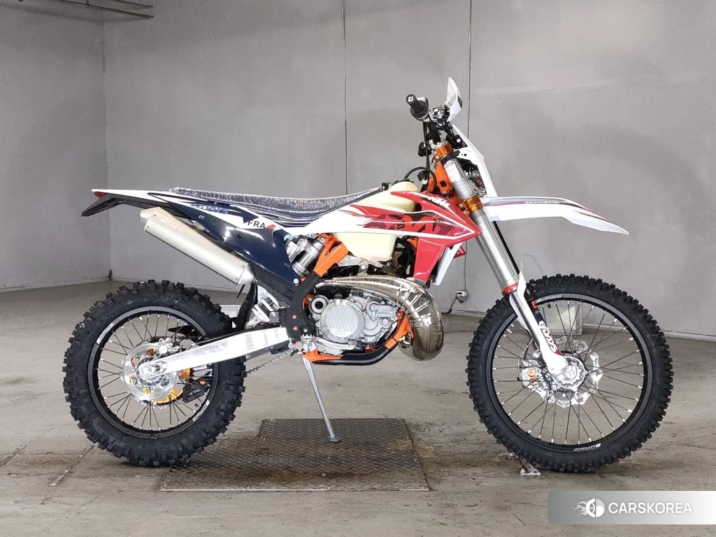 Проданный KTM 250EXC SIXDAYS TPI 2023 из Японии
