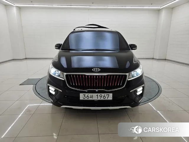 Kia The New Carnival 2018 Черный из Кореи