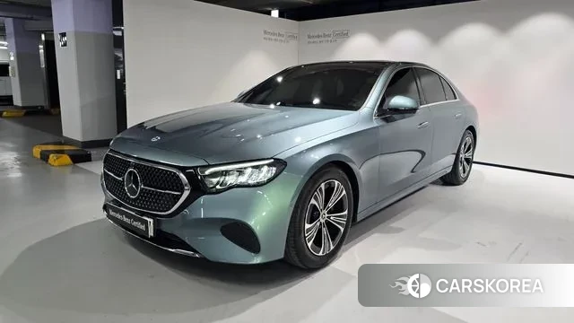 Mercedes-Benz E-Class W214 2025 Синий нефрит из Кореи