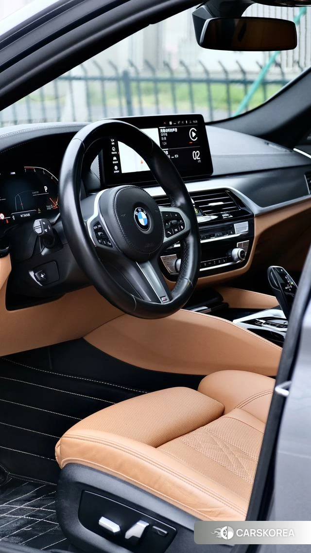 BMW 5 series (imported) 2021 Темно-серый из Китая