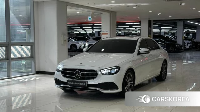 Mercedes-Benz E-Class W213 2022 Белый из Кореи