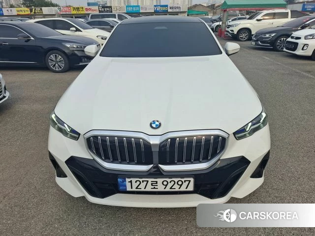 BMW 5 Series (G60) 2024 Белый из Кореи