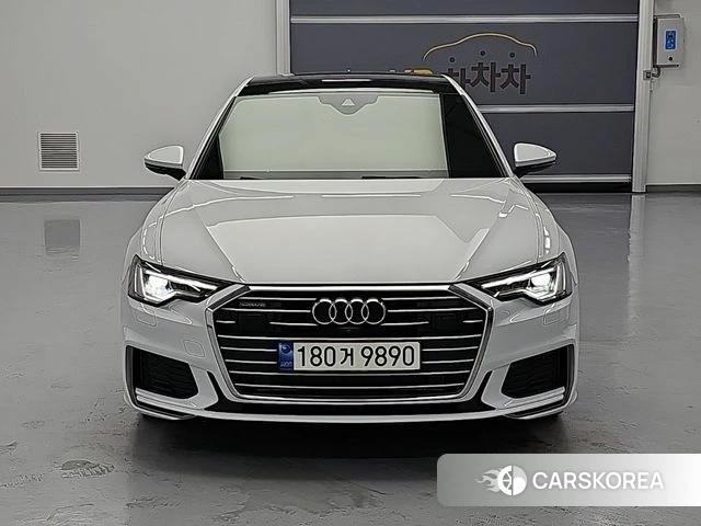 Audi A6 (C8) 2021 Белый из Кореи