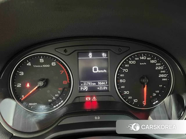 Audi Q2L 2023 Белый из Китая