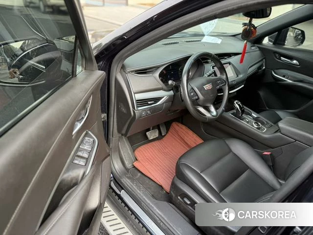 Cadillac XT4 2021 Черный из Китая