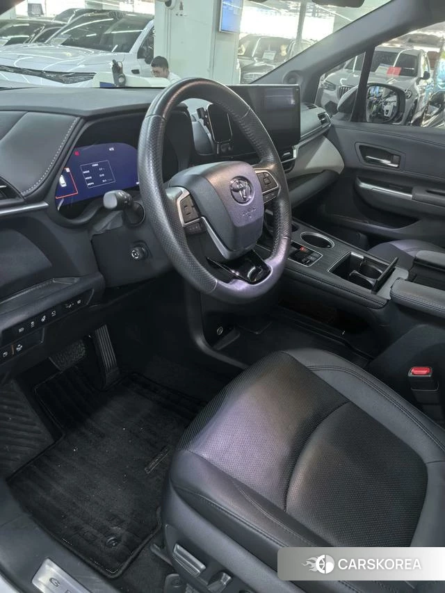 Toyota Grevia 2023 Белый из Китая
