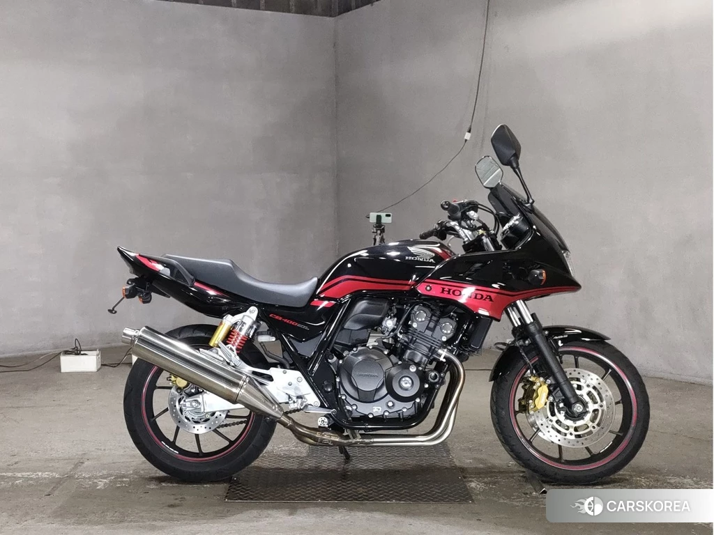 Проданный Honda CB400SF BOLDOR 2016 из Японии, фото 2