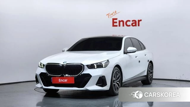 BMW 5 Series (G60) 2025 Белый из Кореи