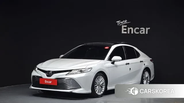 Toyota Camry (XV70) 2019 Белый из Кореи