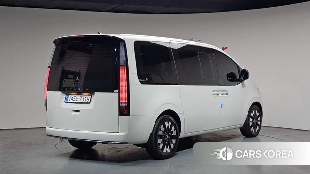 Hyundai Staria 2024 Белый из Кореи