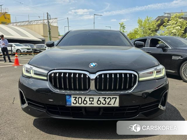 BMW 5 Series (G30) 2022 Черный из Кореи