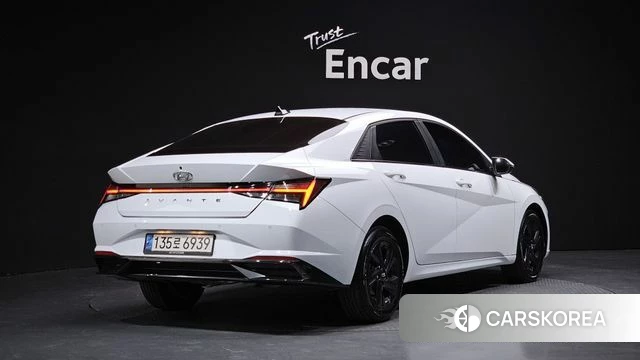 Hyundai Avante (CN7) 2021 Белый из Кореи