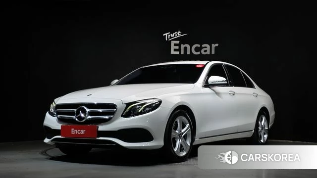 Mercedes-Benz E-Class W213 2018 Белый из Кореи